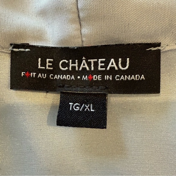 Le Chateau Blue Sleeveless Relaxed Blouse with Front Pleat - Picture 8 of 9